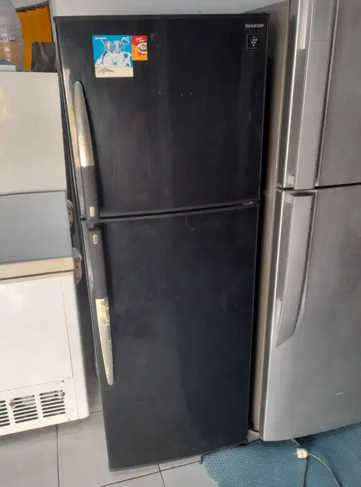 Kulkas 2 Pintu SHARP JUMBO