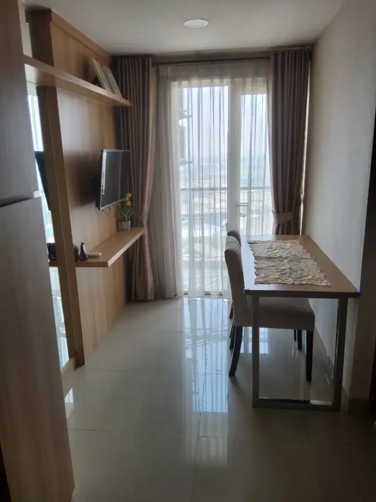 Room apartment for rent m9nthly or annual at lippo cikarang good