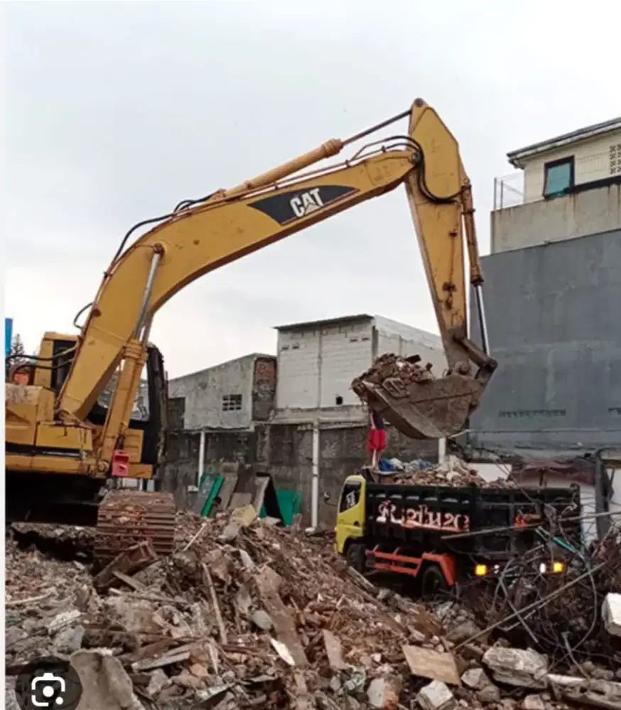 Jasa bongkar rumah tua