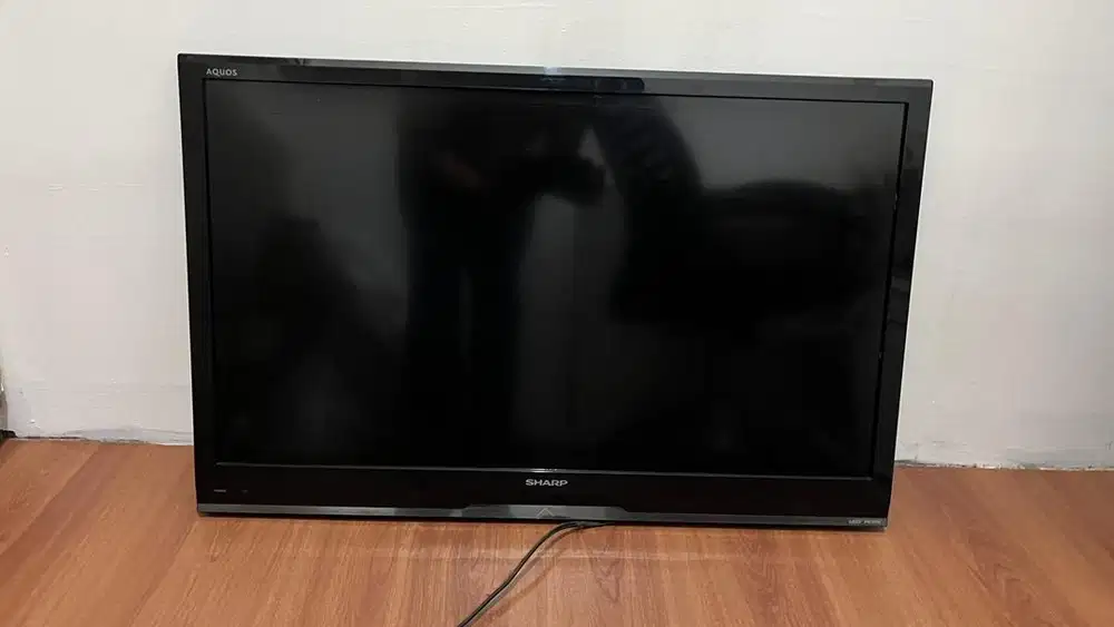 TV Sharp Aquos LCD 32 Inch