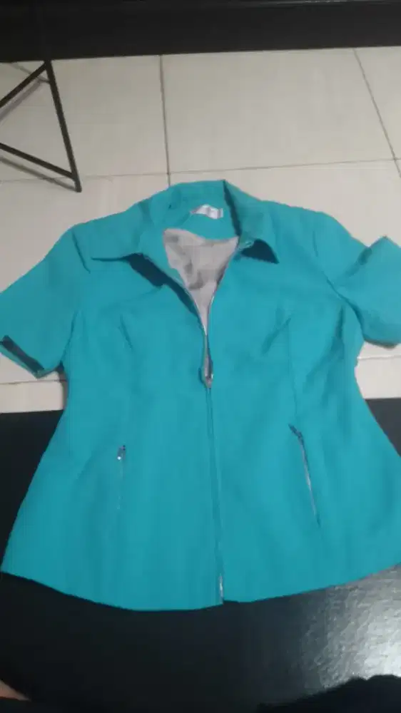 Like new ORIGINAL CHARLOTTE HALTON contemporary design blouse wanita