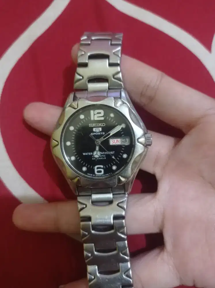 Seiko 5 sports automatic