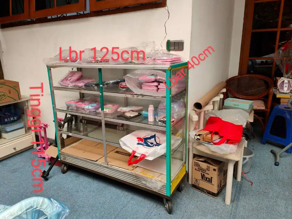Rak kaca display dan rak besi