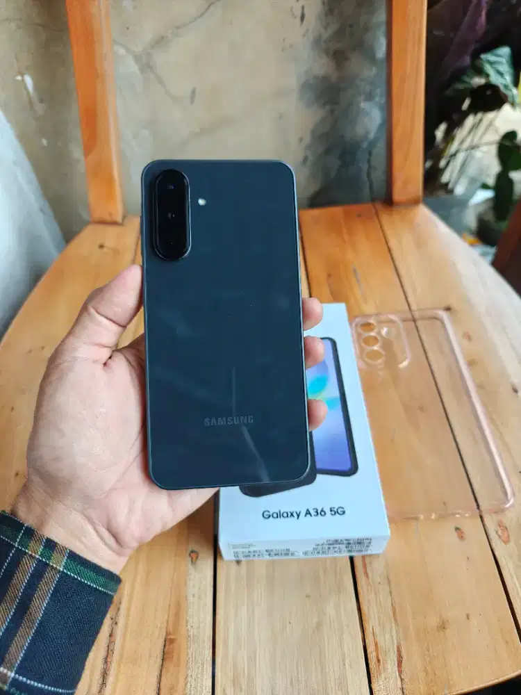 Samsung A36 5G 8/256 like new