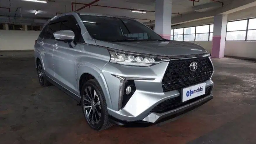 Like New TDP 12JT Toyota Avanza 1.5 Veloz Q Bensin-AT 2023 Silver