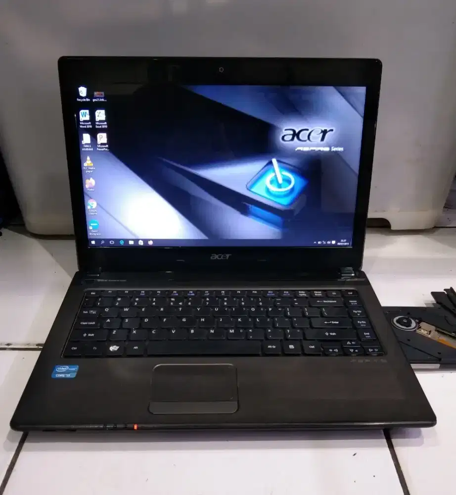 Jual laptop buat kerja sekolah game bagus