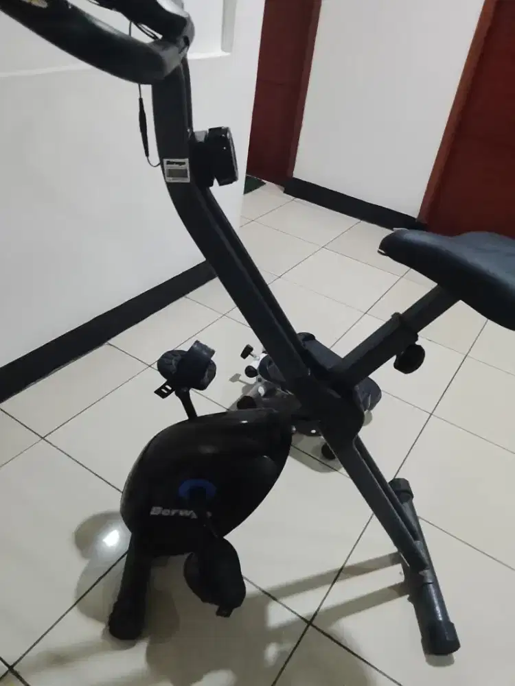 Sepeda statis merek Berwyn