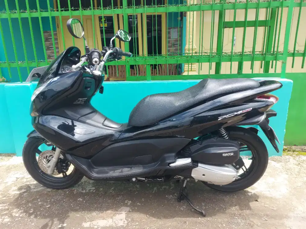 Honda pcx 150cc 2018 built up thayland istimewa 3000 km seperti baru