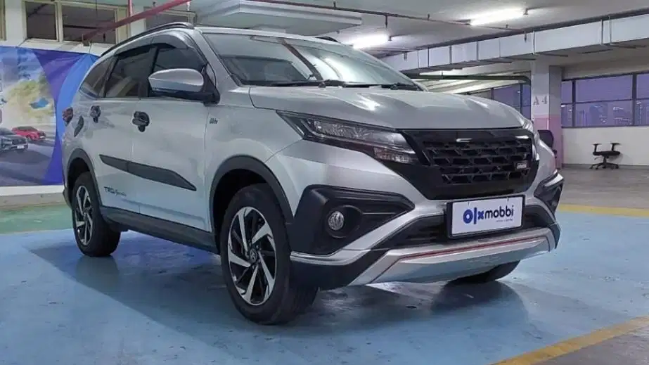 DP Rendah  10JT Toyota Rush 1.5 S Bensin-AT 2018 Silver