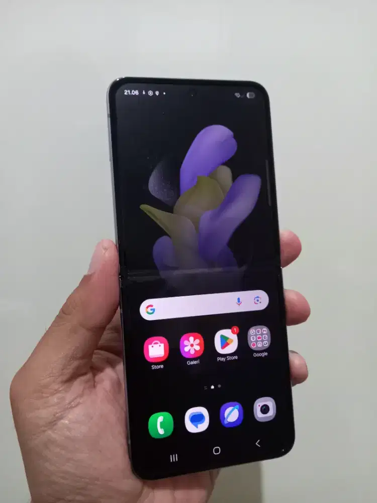 Samsung Galaxy Z Flip 4 5G Ram 8/256Gb Batangan normal