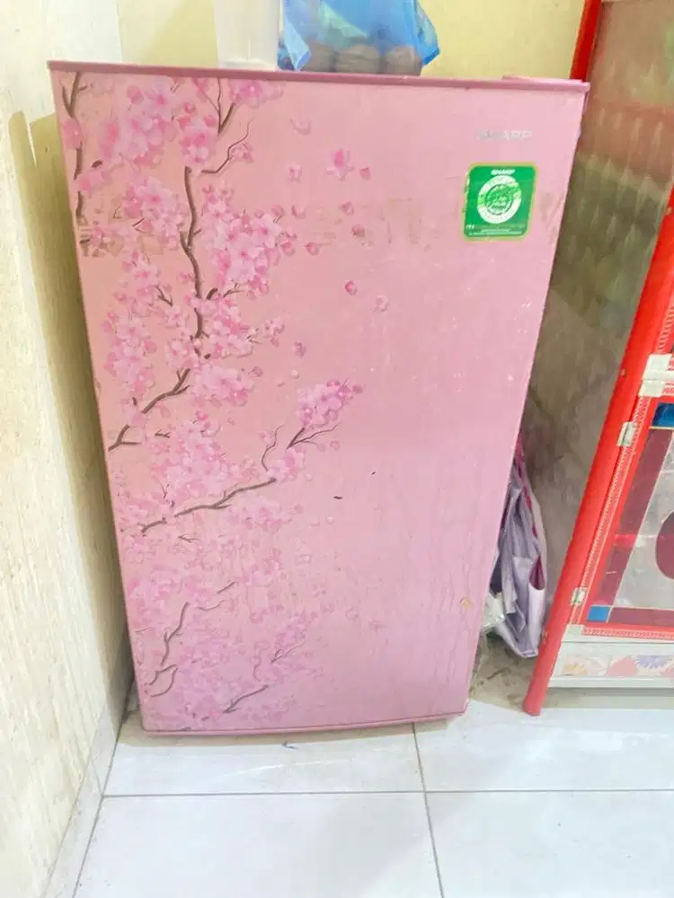 dijual kulkas 1 pintu . merek sharp