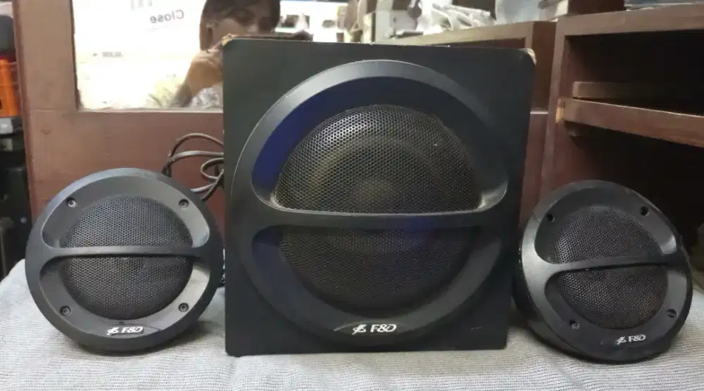 Speaker aktif F&D