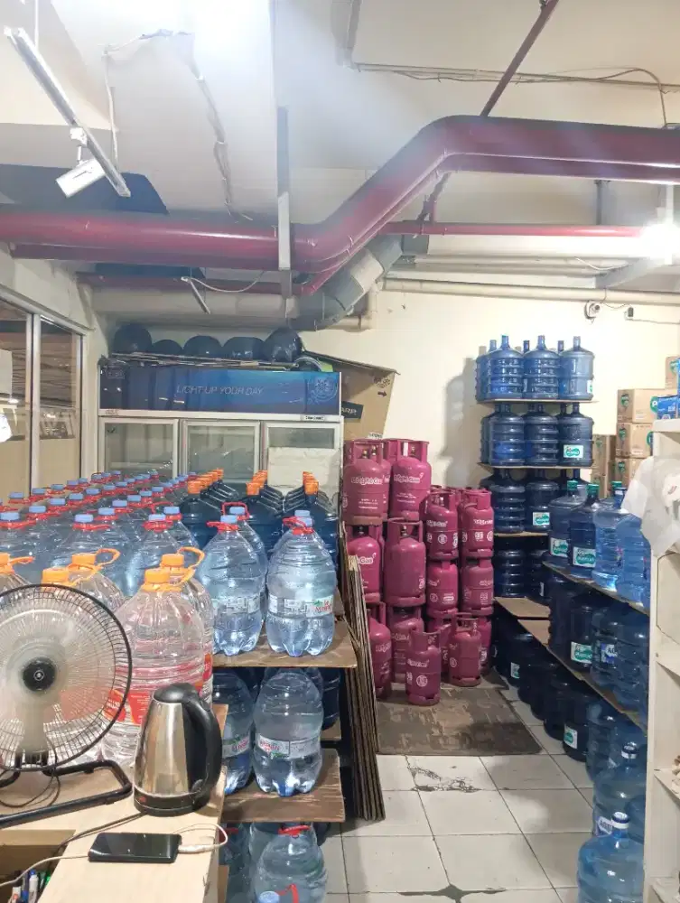 Dibutuhkan pengantar galon dan gas, serta memasang gas di APARTEMEN