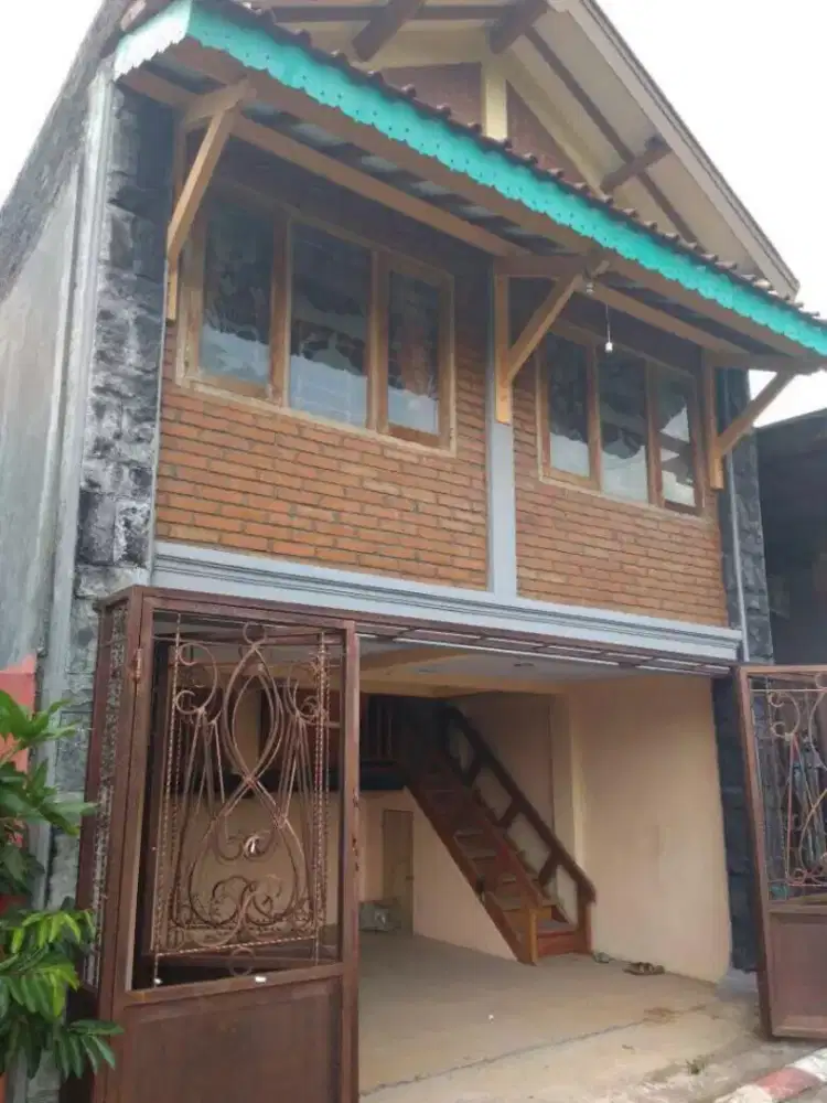 Dijual cepat rumah 2 lantai siap huni Leyangan