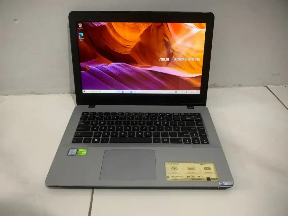 Laptop Asus X442UAR
Intel Core i5-8250u