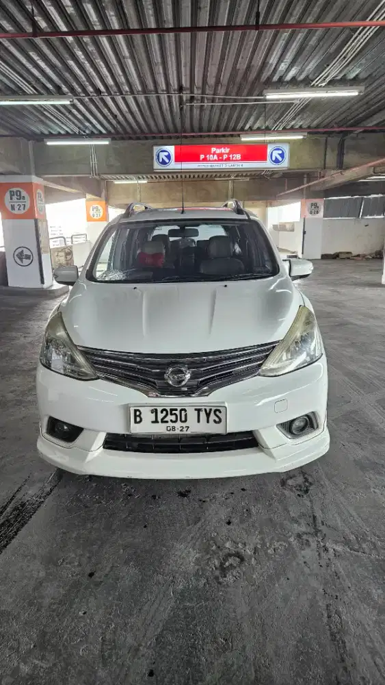 Nissan Grand Livina HWS 2014 AT Putih