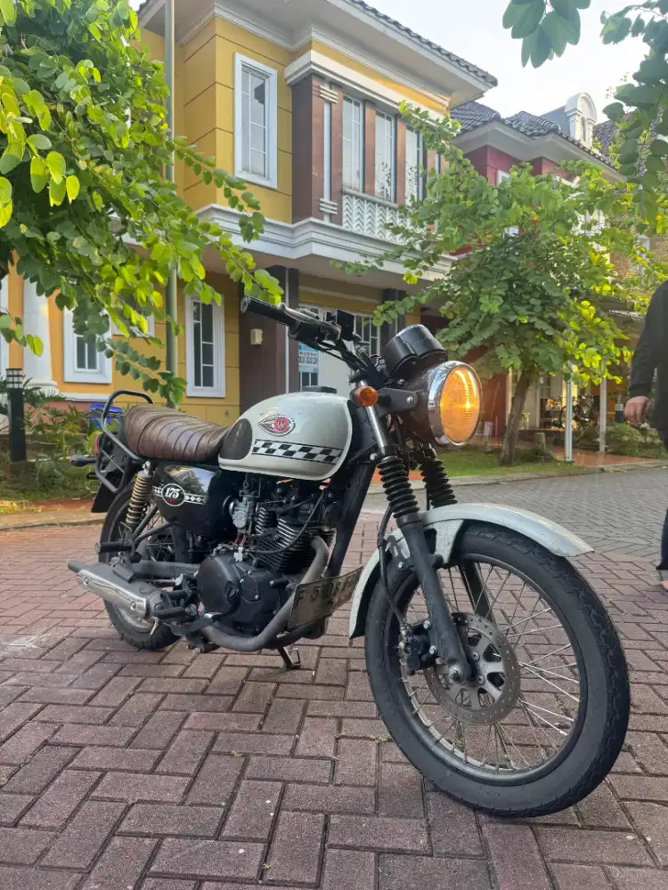 KAWASAKI W 175 TAHUN 2023 SURAT LENGKAP MULUS
