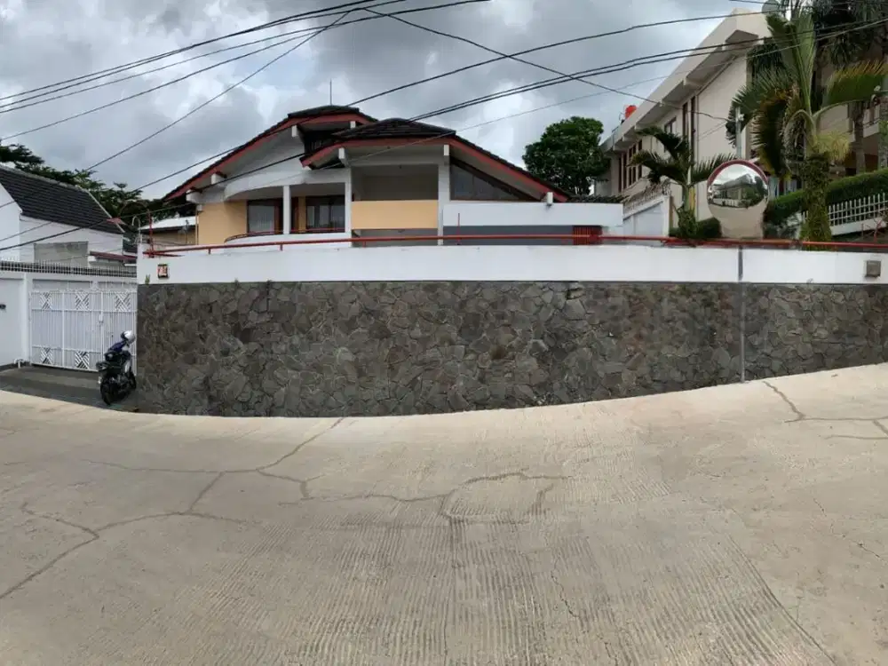 SPESIAL ! RUMAH MEWAH RASA VILLA DENGAN LINGKUNGAN ASRI, NYAMAN DAN AMAN DI GEGERKALONG BANDUNG
