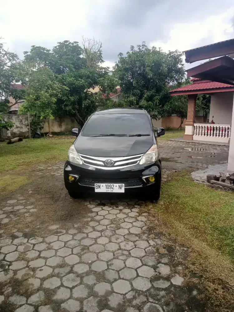 Toyota avanza G 2014
