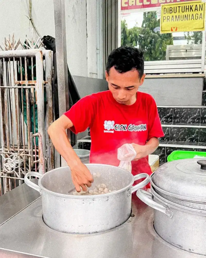 Di butuhkan karyawan cilok gajahan untuk cabang jakal