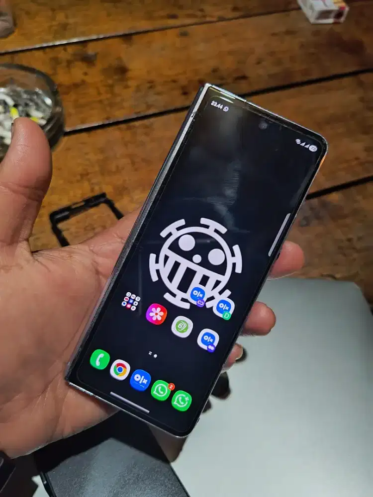 Samsung z fold 5 12/512GB fullset minus ada garis sehelai di bawah