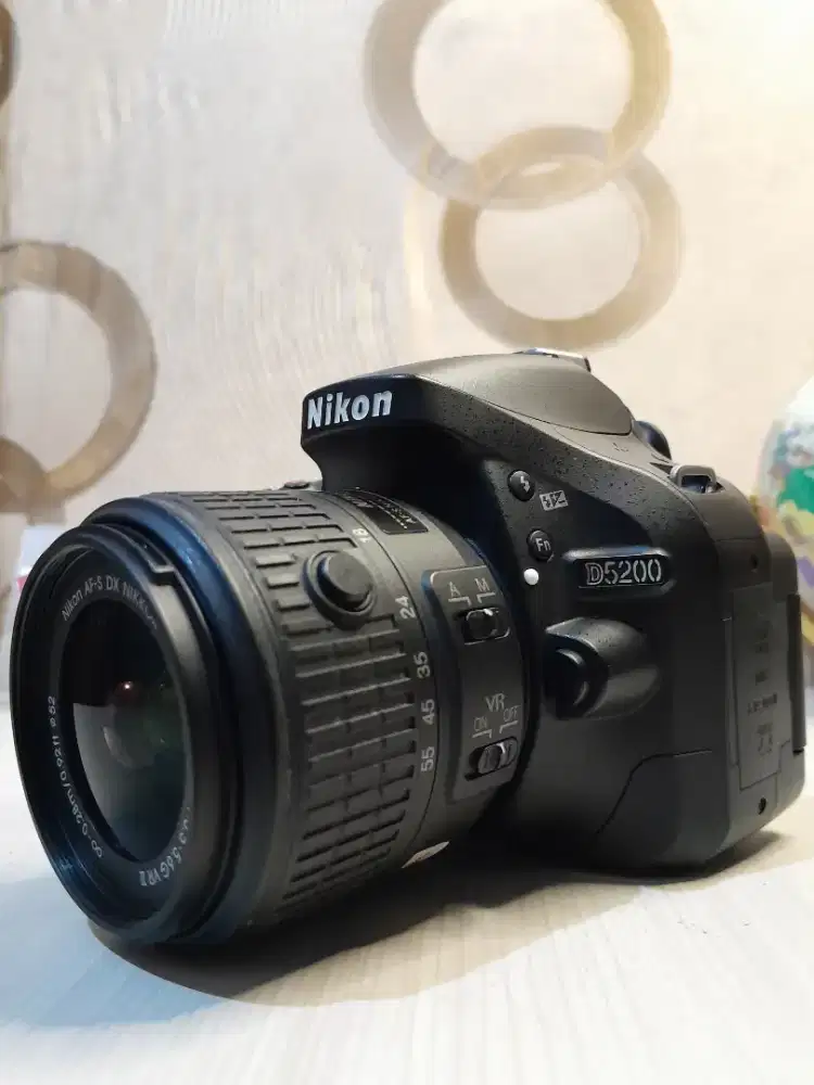 NIKON D5200 KIT AFS 18 55 SC7K LIKE NEW