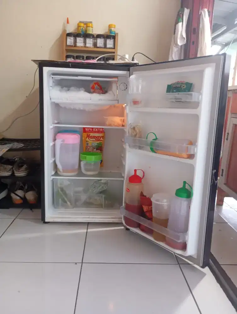 KULKAS 1 pintu kondisi prima