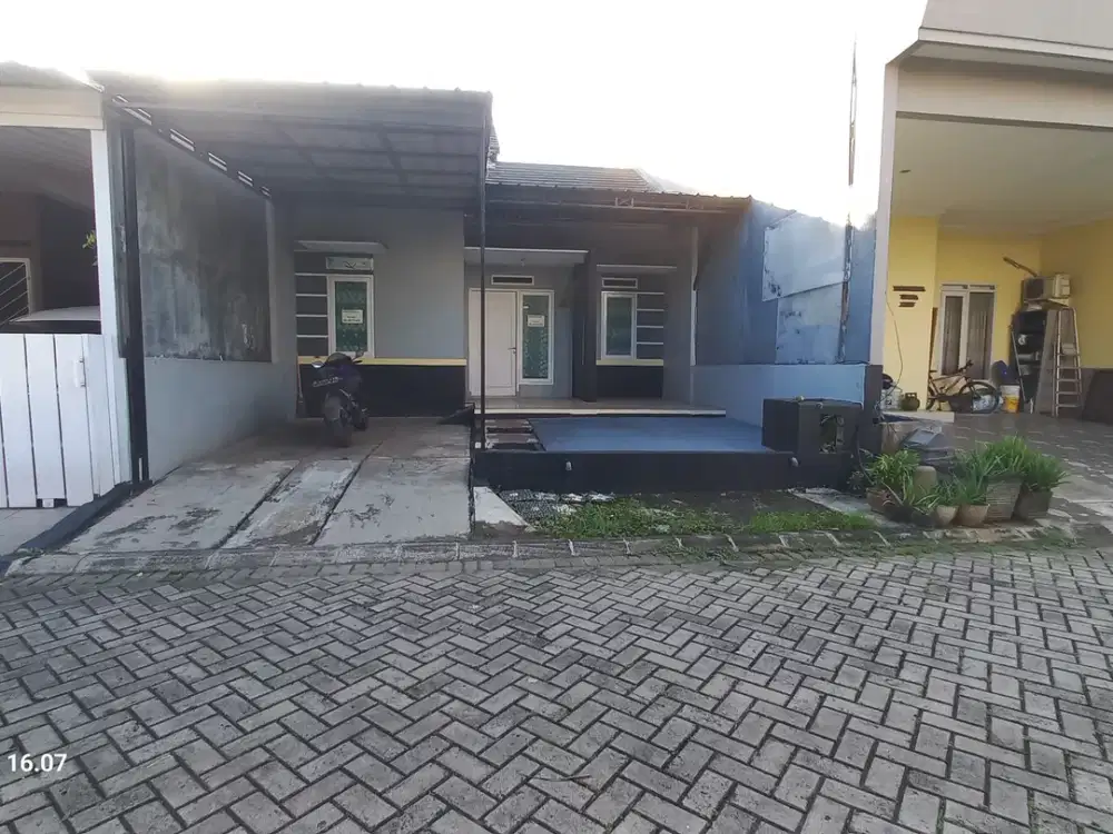 Dijual Rumah 1lt Metland Transyogi