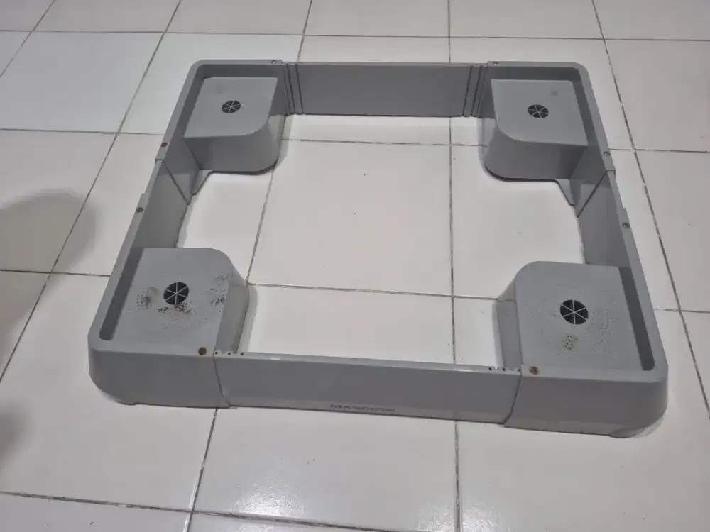 Tatakan kulkas bekas Maspion MB-001BS