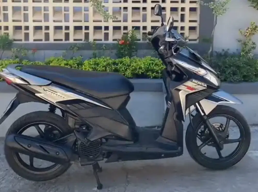 Jual B.U HONDA VARIO 110 THN 2010 HITAM