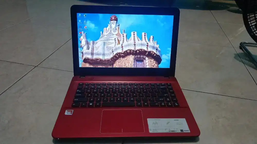 Laptop seken masih mulus Asus X441BA