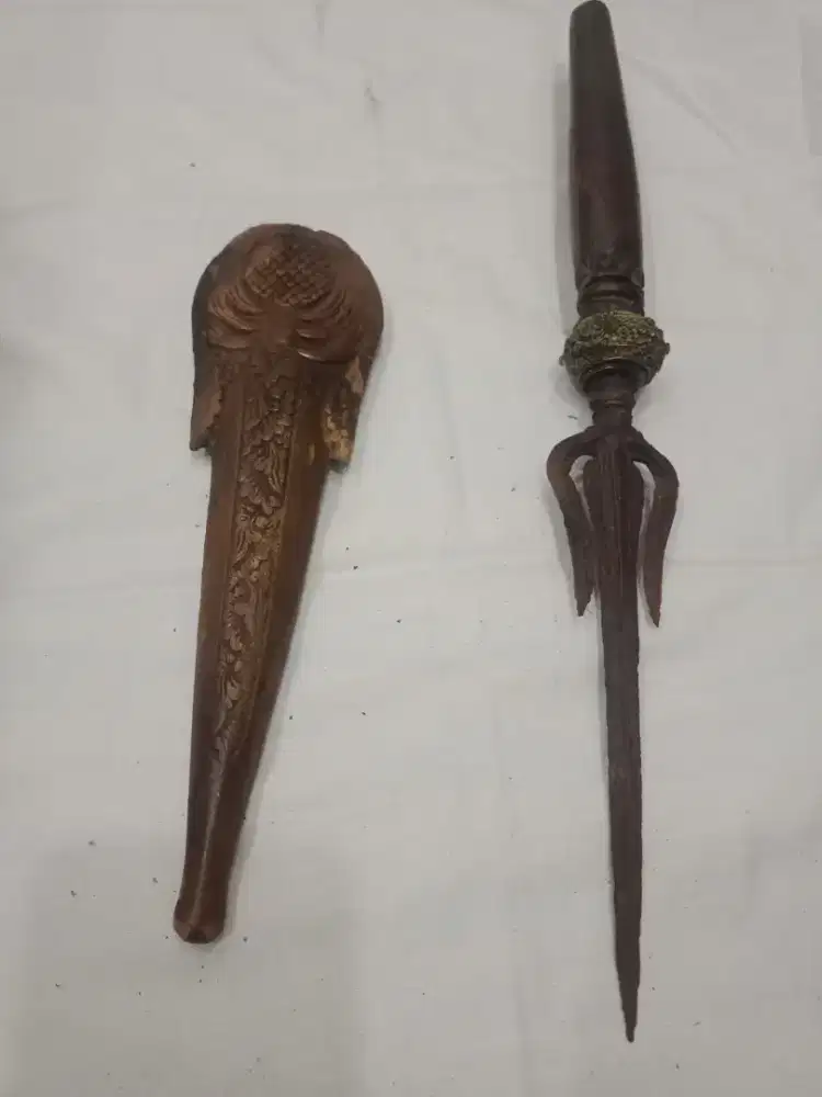 Tombak antik istimewa