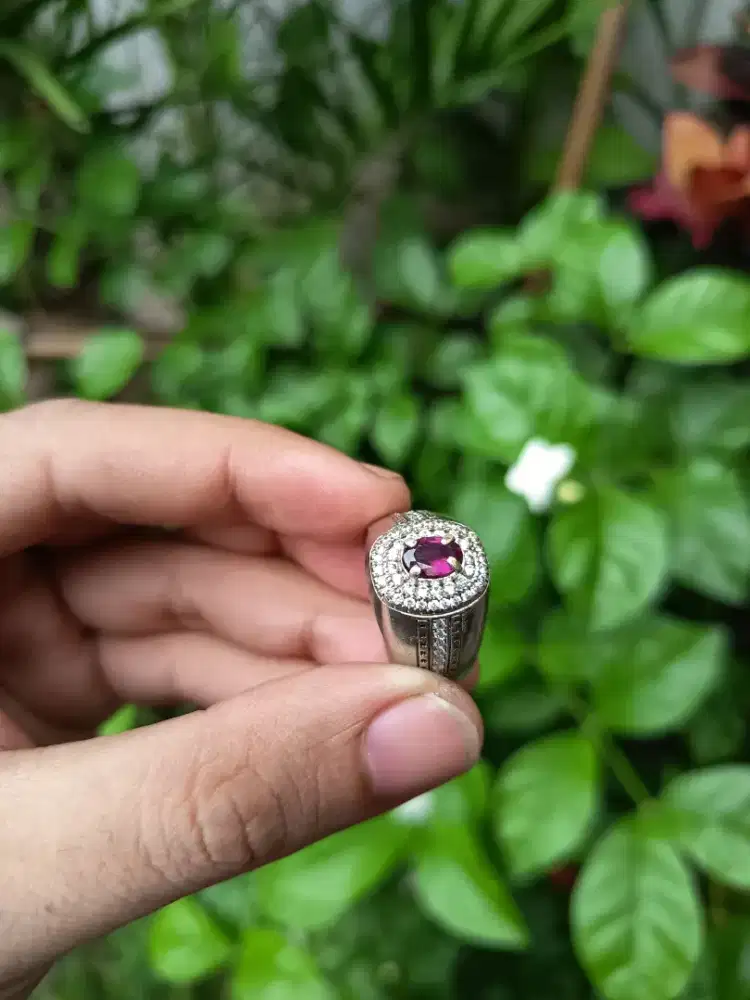 Natural Rhodolite Garnet 0,75 Ct memo By GLI