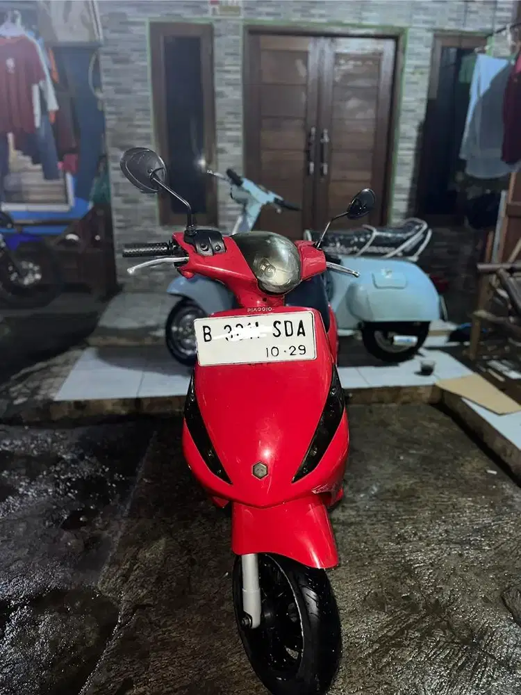 Piaggio zip red 2011
