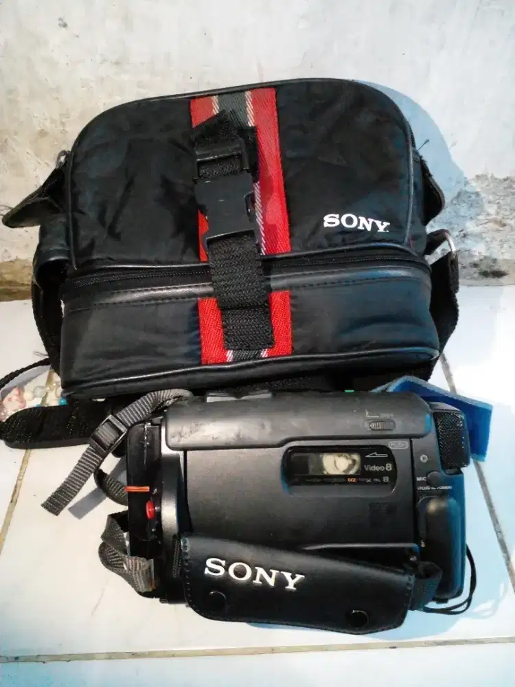 Teleskop jual handycam Sony minus batere kembung jual apa adanya.