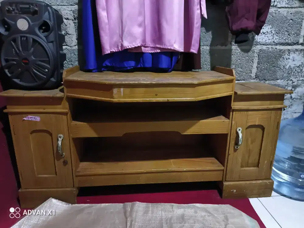 Meja Tv Antik Bahan Kayu Tebal Kokoh Masih Bagus