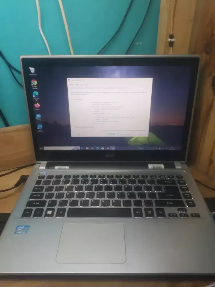 Laptop Acer v5-471p
