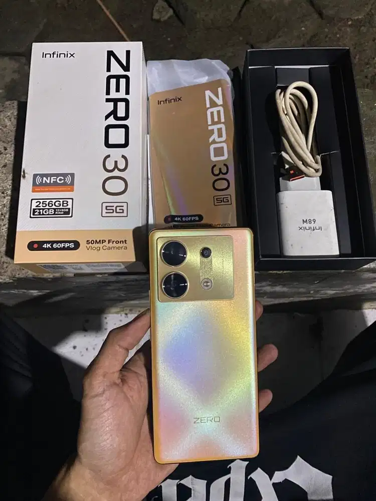 Infinix Zero 30 5G Ram 12+6/256 Fullset