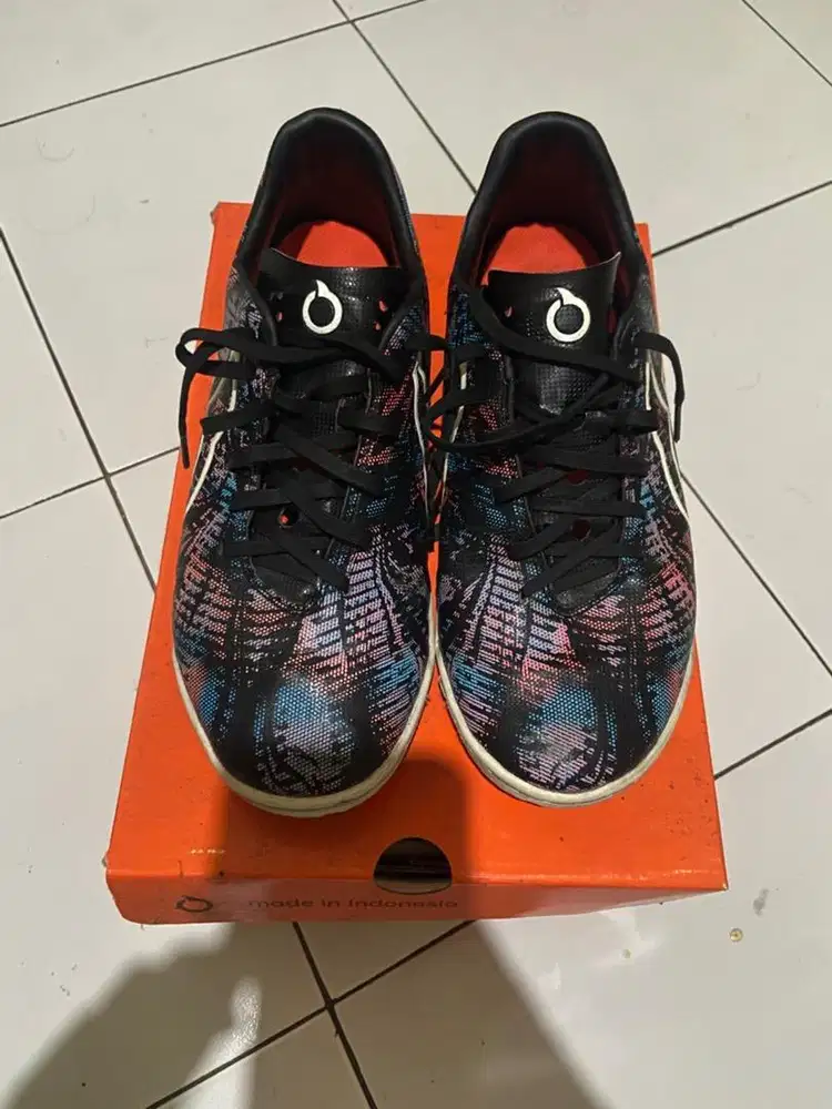 Sepatu Futsal Ortuseight Sophon In Size 41