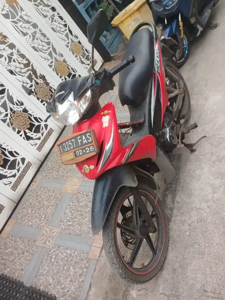 Honda Absolut Revo 2011 CW,ss lengkap mesin bagus pajak hidup,Lis Ori
