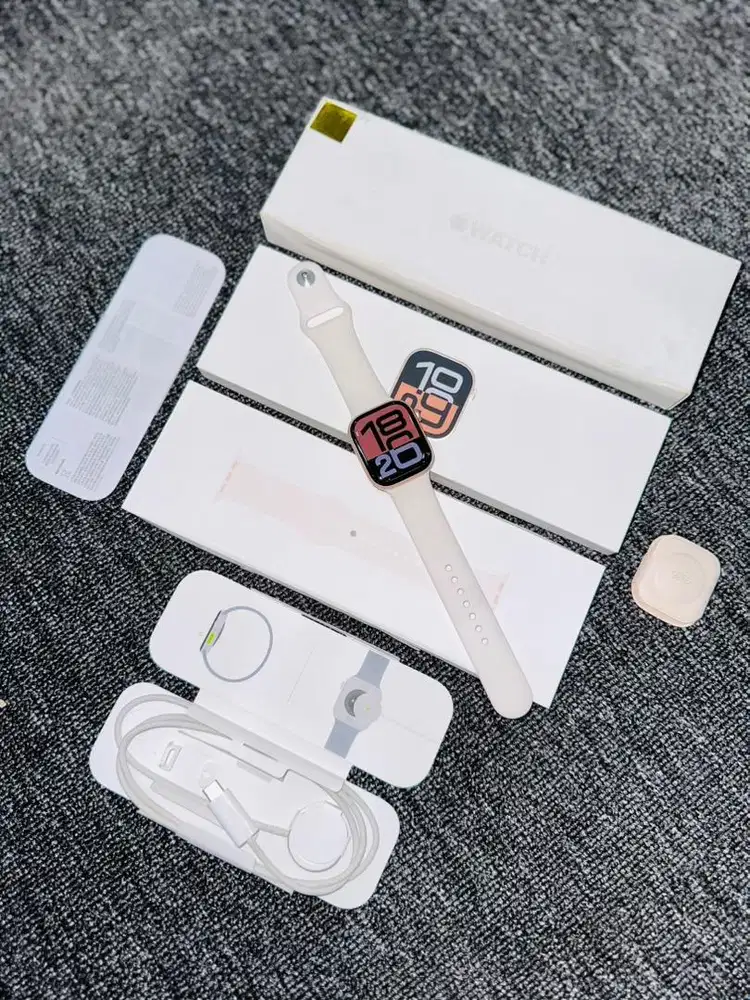 Apple Watch Series 10 42mm BH100 Like new