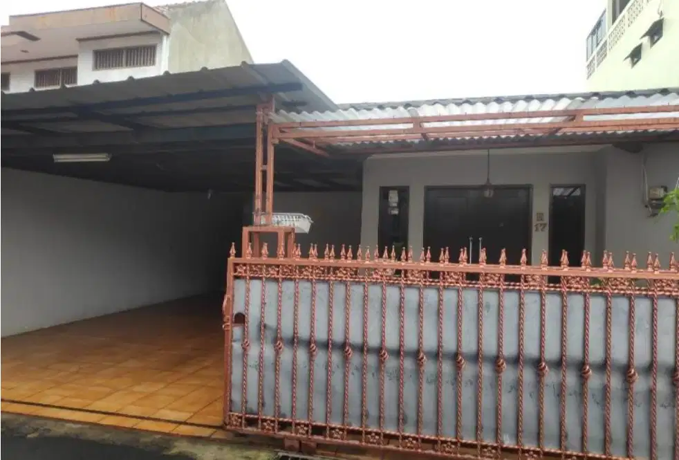 Rumah Cempaka Hijau Ciputat