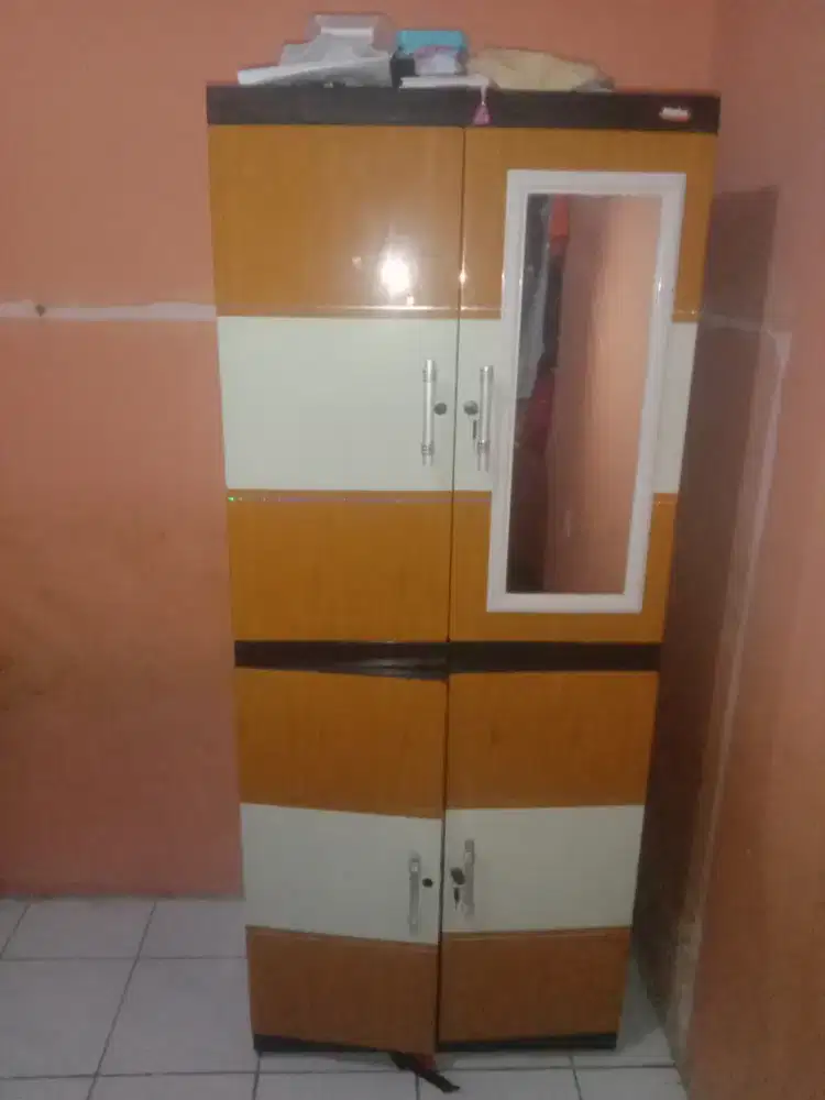 Lemari plastik naiba