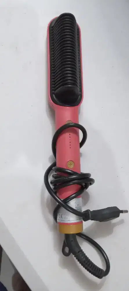 catokan rambut lurus