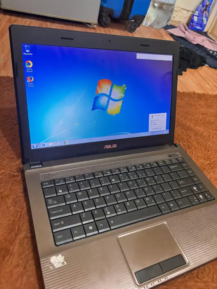 Laptop Asus K84L unit+carger+tas