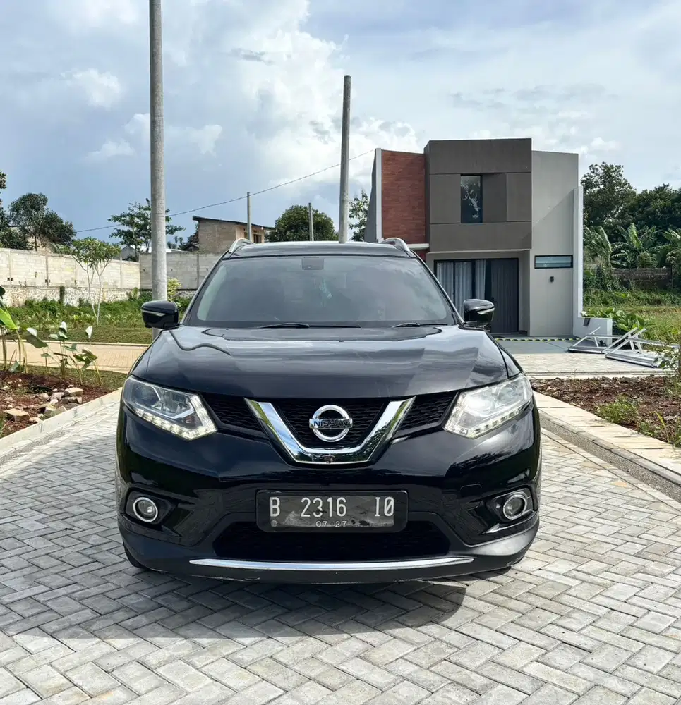 Nissan Xtrail X-trail 2.5 T32 matic 2017 Hitam 7 Seater