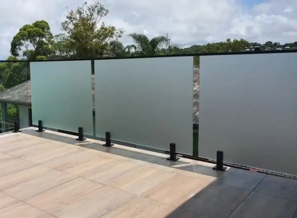 Reling tangga stanlis kaca