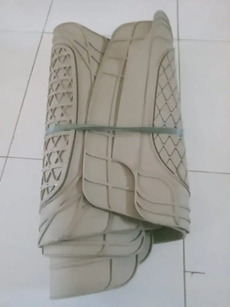 Keset karet ertiga ori