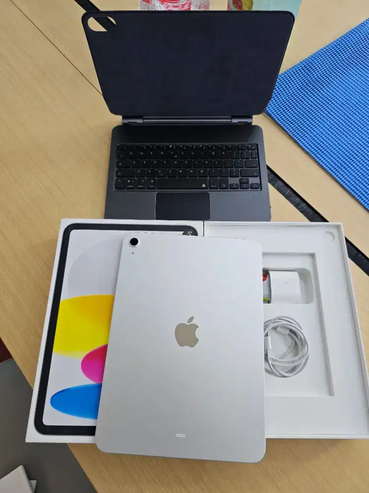 Ipad Gen 11 128GB ibox Resmi + Keyboard Floating touch pad ori