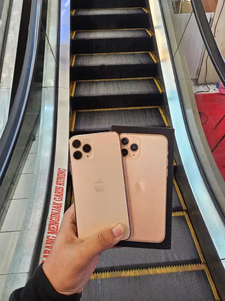 Iphone 11 PRO256GB All operator mulus fullset bergaransi